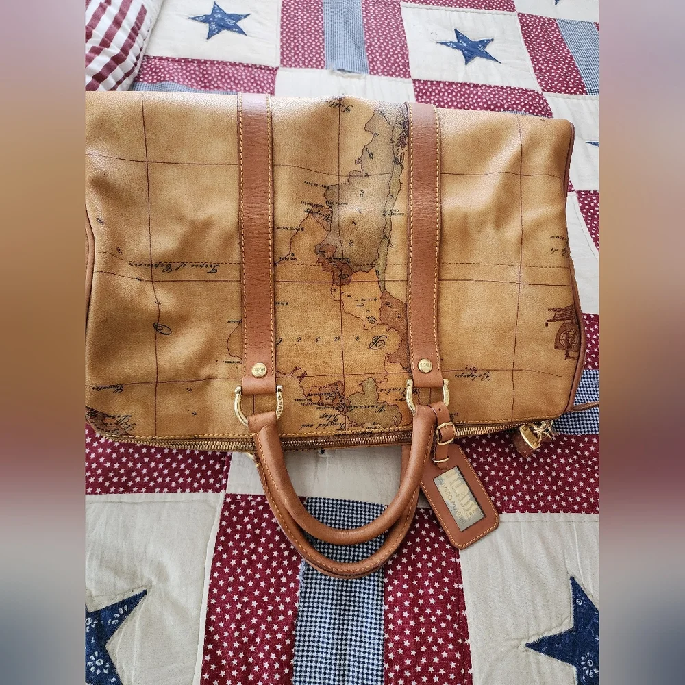 Vintage Alviero Martini Bag With Lock And Key - Picture 10 of 10